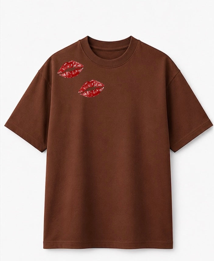 Keep Going Anyway” Oversized Graphic T-Shirt – Inspirational Quote Tee with Lip Print Design